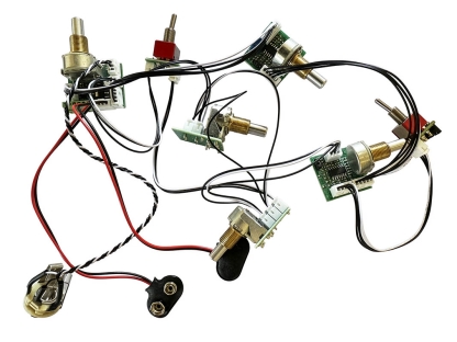 Wayne Jones Audio WJA-3, three-band onboard bass guitar pre-amp
